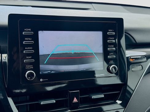 Used 2023 Toyota Camry SE FWD image 10