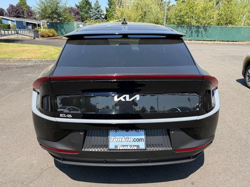 Used 2024 Kia EV6 Light AWD/4WD image 7
