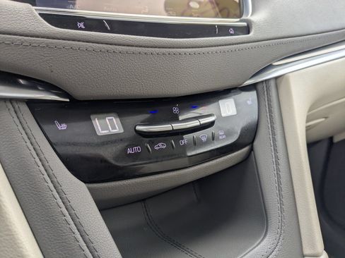 Used 2023 Cadillac XT5 Premium Luxury w/ LPO, Floor Liner Package FWD image 20