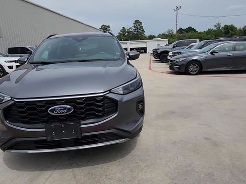 Used 2025 Ford Escape ST-Line Select AWD/4WD image 3