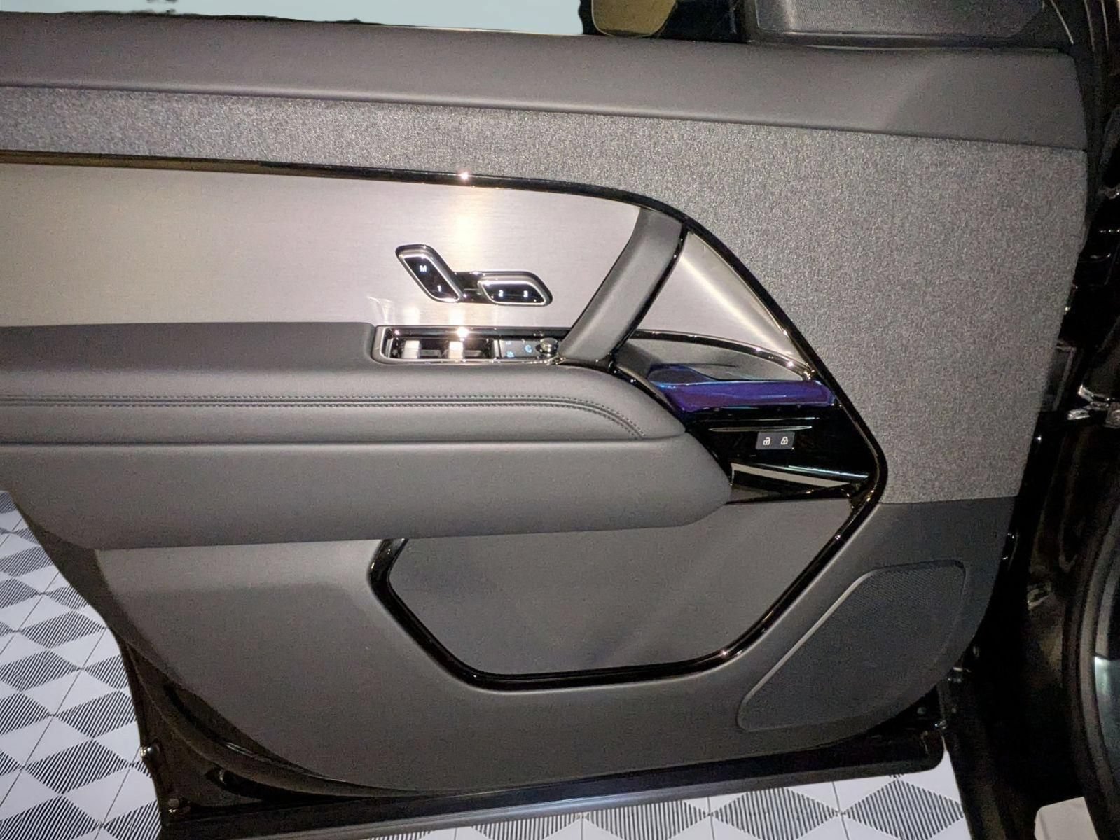 New 2026 Land Rover Range Rover Sport Dynamic SE AWD/4WD image 11