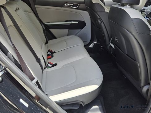 Certified 2025 Kia Sportage EX FWD image 16