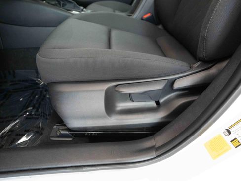 Used 2025 Toyota Corolla LE FWD image 12