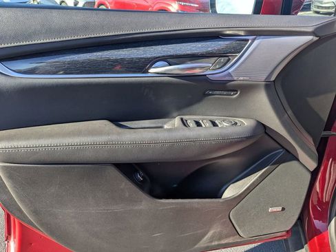 Used 2024 Cadillac XT5 Premium Luxury image 11