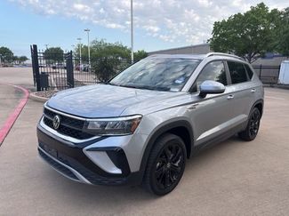 Used 2022 Volkswagen Taos SE video 1