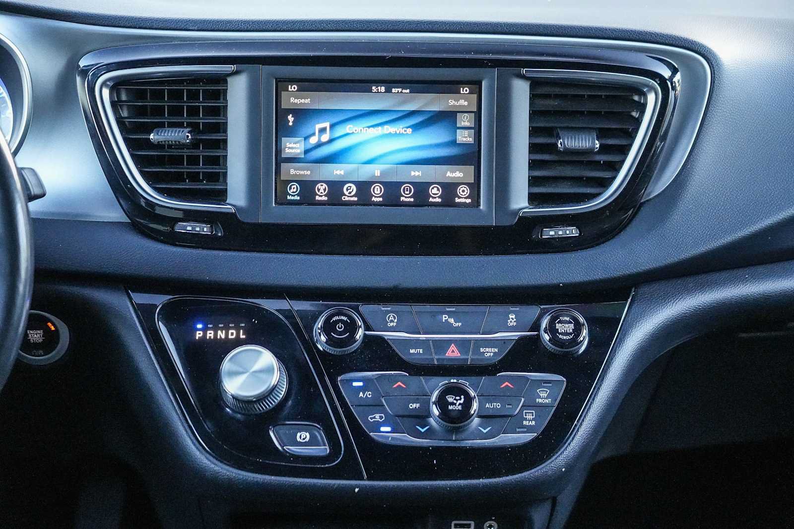 Used 2020 Chrysler Pacifica Touring w/ S Appearance Package FWD image 13