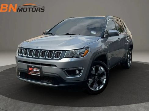 Used 2018 Jeep Compass Limited w/ Navigation Group AWD/4WD image 1