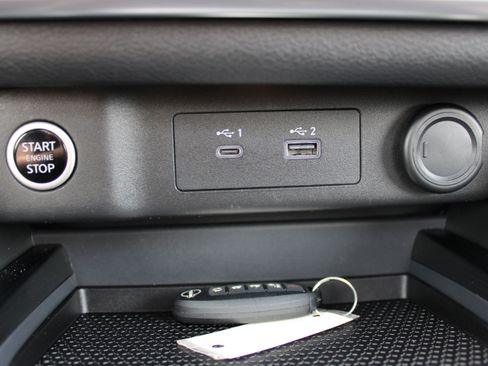 Certified 2022 Nissan Rogue SV w/ SV Premium Package AWD/4WD image 18