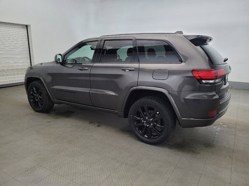 Used 2021 Jeep Grand Cherokee Laredo X image 3