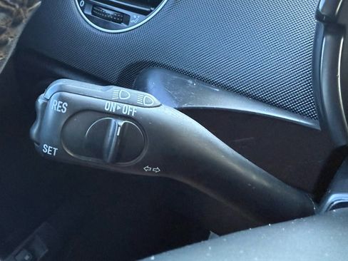 Used 2009 Volkswagen Beetle S image 17