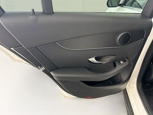 Used 2021 Mercedes-Benz GLC 300 4MATIC image 27