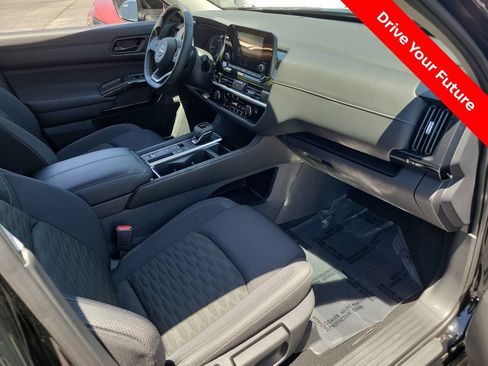 Certified 2025 Nissan Pathfinder SV FWD image 21