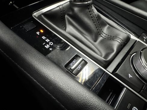 Used 2024 MAZDA MAZDA3 s image 9