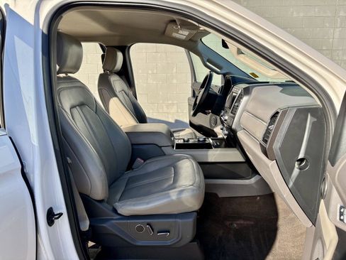 Used 2018 Ford Expedition Max Limited image 7