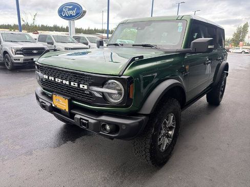 Certified 2025 Ford Bronco Badlands AWD/4WD image 3