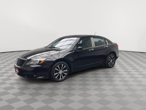 Used 2012 Chrysler 200 S image 28