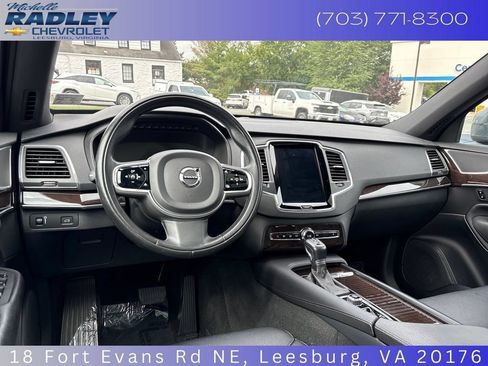 Used 2019 Volvo XC90 T6 Momentum AWD/4WD image 16