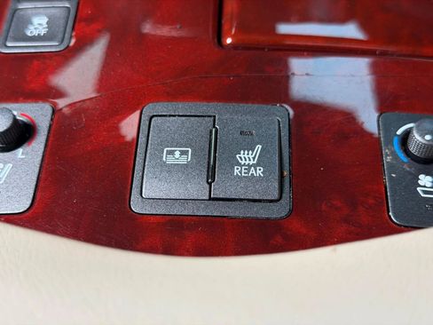 Used 2010 Lexus LS 460 RWD image 43