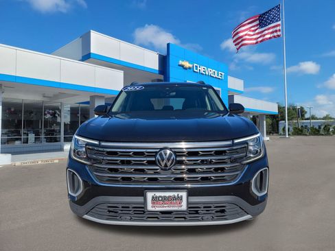 Used 2024 Volkswagen Atlas SE image 2