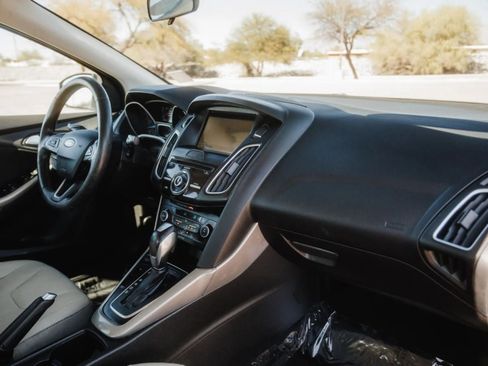 Used 2018 Ford Focus Titanium image 36