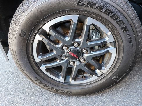 Used 2024 Toyota Tacoma TRD Sport image 13