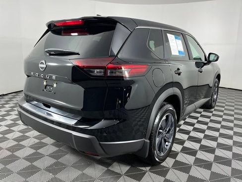 Certified 2026 Nissan Rogue SV FWD image 11