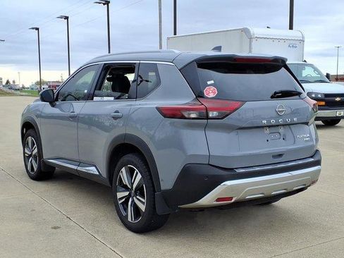 Used 2023 Nissan Rogue Platinum w/ Platinum Premium Package image 3