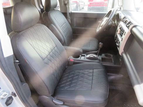 Used 2008 Toyota FJ Cruiser 2WD image 11