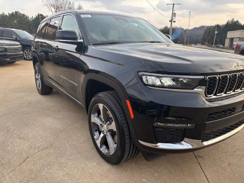New 2025 Jeep Grand Cherokee L Limited w/ Luxury Tech Group II AWD/4WD image 3