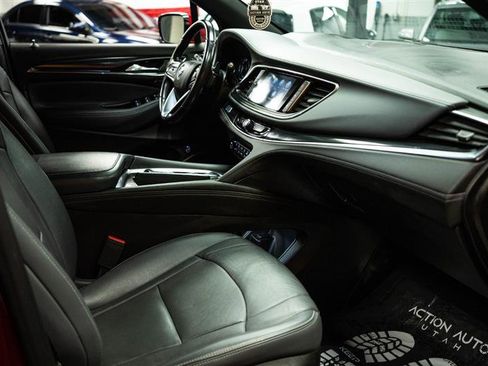 Used 2024 Buick Enclave Premium image 14