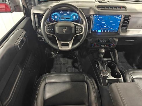 Used 2026 Ford Bronco Badlands w/ Sasquatch Package AWD/4WD image 4