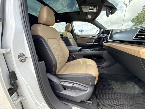 Used 2025 Volkswagen Atlas Cross Sport SE w/ Panoramic Sunroof Package AWD/4WD image 10
