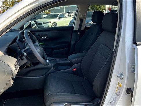 New 2026 Honda HR-V LX image 8
