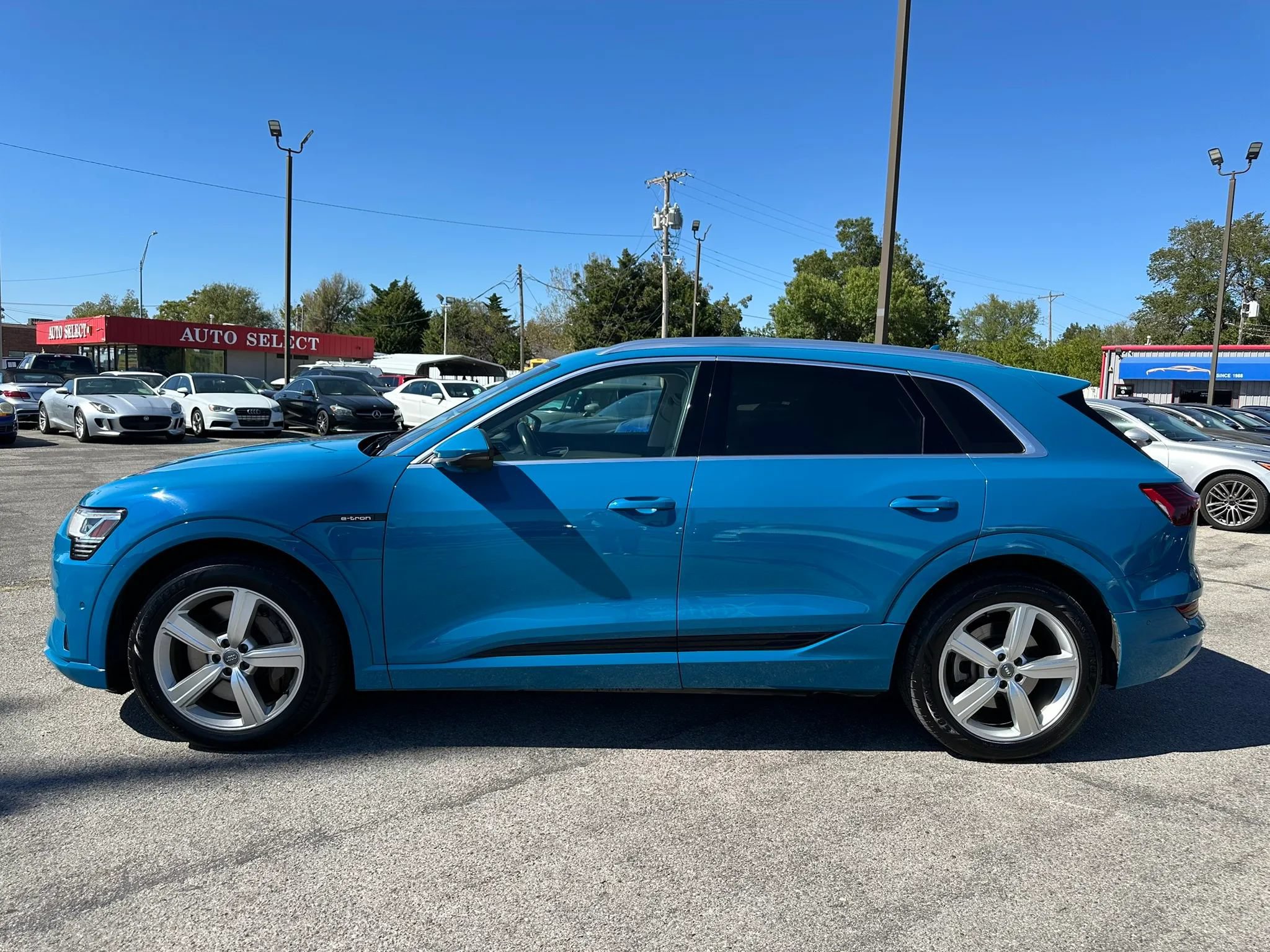 Used 2019 Audi e-tron Prestige AWD/4WD image 40