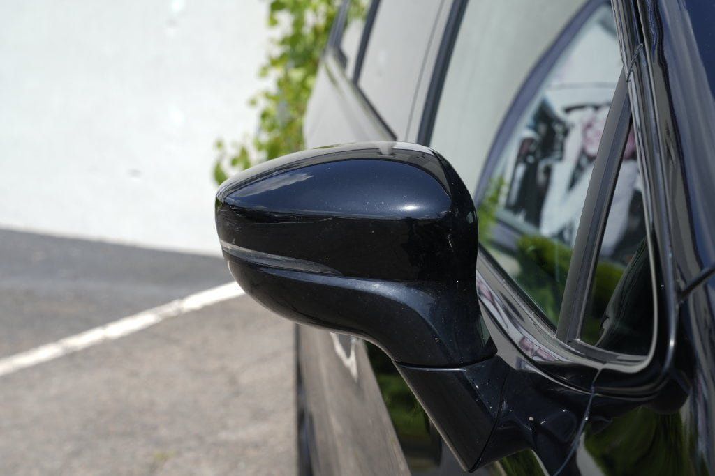 Used 2025 Chrysler Pacifica Limited FWD image 9