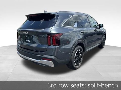 Certified 2024 Kia Sorento S w/ Panoramic Sunroof Package FWD image 8