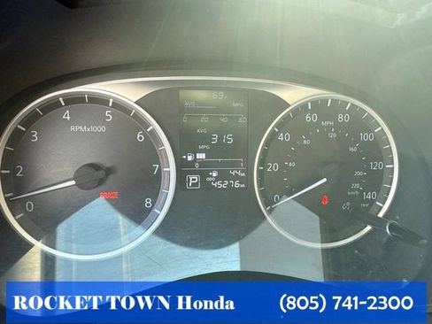 Used 2020 Nissan Versa S FWD image 17