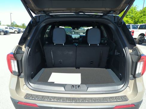 New 2026 Ford Explorer ST-Line RWD image 33