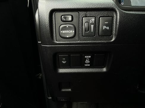 Used 2015 Toyota 4Runner Limited image 23