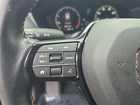 Used 2025 Honda HR-V Sport image 16