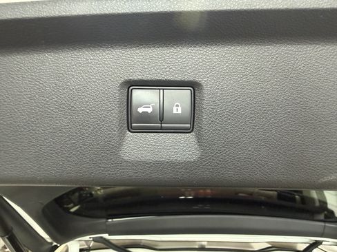 Used 2022 Lincoln Corsair AWD w/ Premium Package image 35