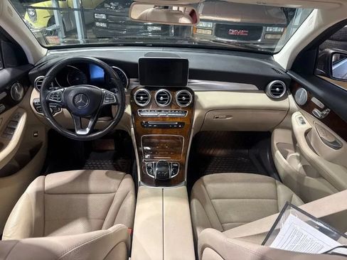Used 2017 Mercedes-Benz GLC 300 4MATIC image 13
