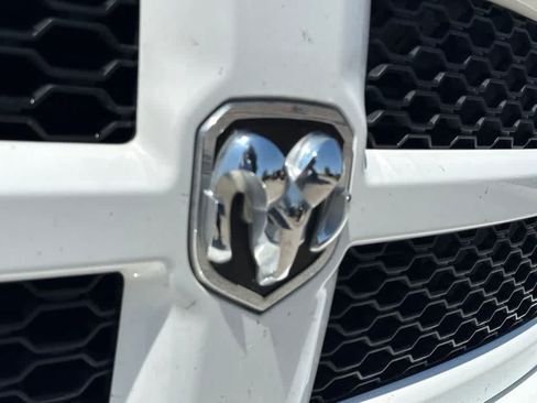 Used 2014 RAM 1500 Express RWD image 9