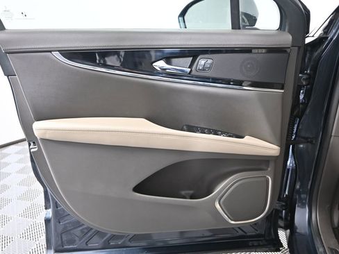 Used 2022 Lincoln Nautilus AWD w/ Premium Package image 18