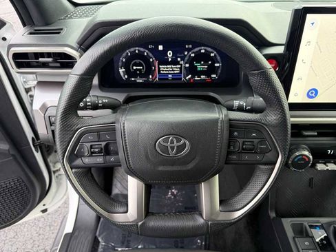 Used 2024 Toyota Tacoma TRD Sport image 2