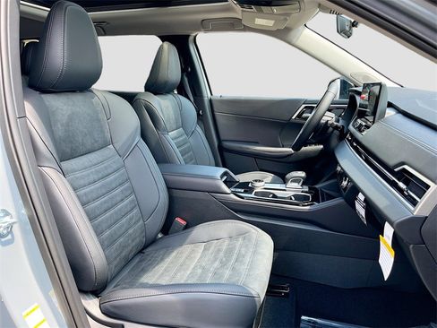 New 2025 Mitsubishi Outlander Trail Edition image 31