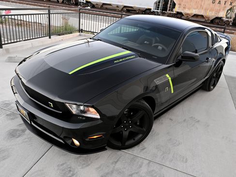 Used 2012 Ford Mustang GT Premium w/ HID Headlamps & Security Pkg image 12