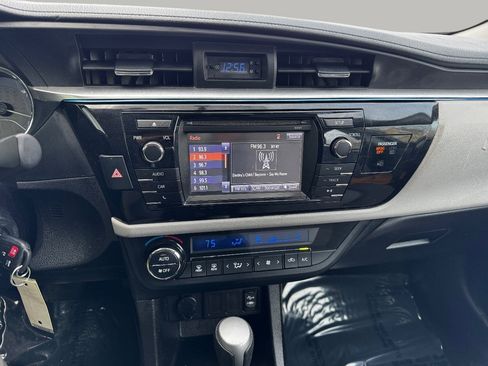 Used 2015 Toyota Corolla LE image 26