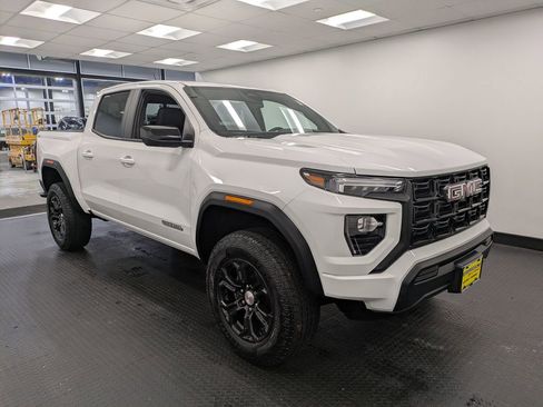 Used 2023 GMC Canyon Elevation w/ Trailering Package image 3