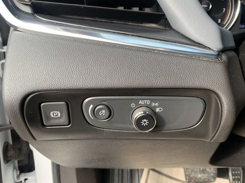 Used 2021 Buick Enclave Essence w/ Sound and Sites Package image 18